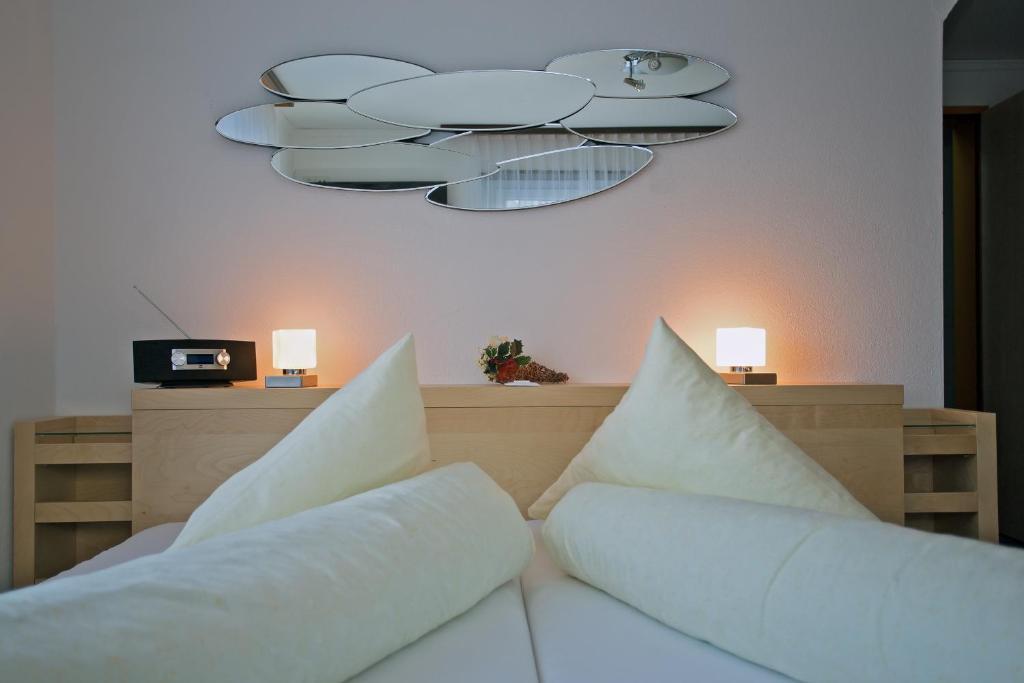 Hotel Eden Grachen Room photo